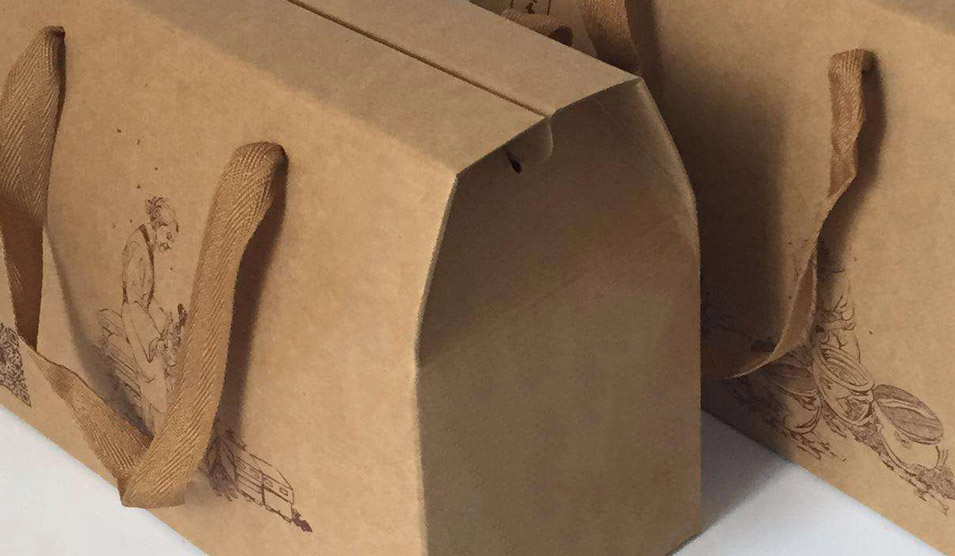 昆明广告摄影中对吸光物体的处理办法_昆明广告摄影 2.jpg